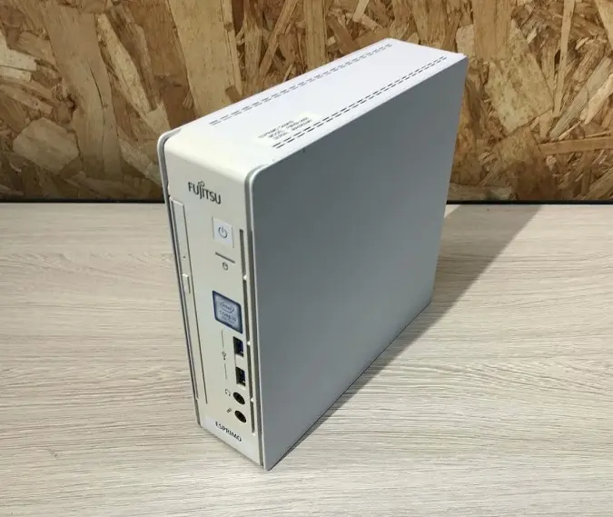 富士通 ESPRIMO Q558/B(CPU:Core i5 9500T 3GHz/メモリ:8GB/SSD